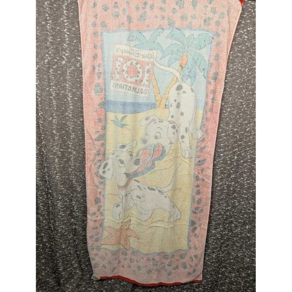 Vintage 90s Franco Walt Disney‎ 101 Dalmatians Graphic Beach Day Towel 58